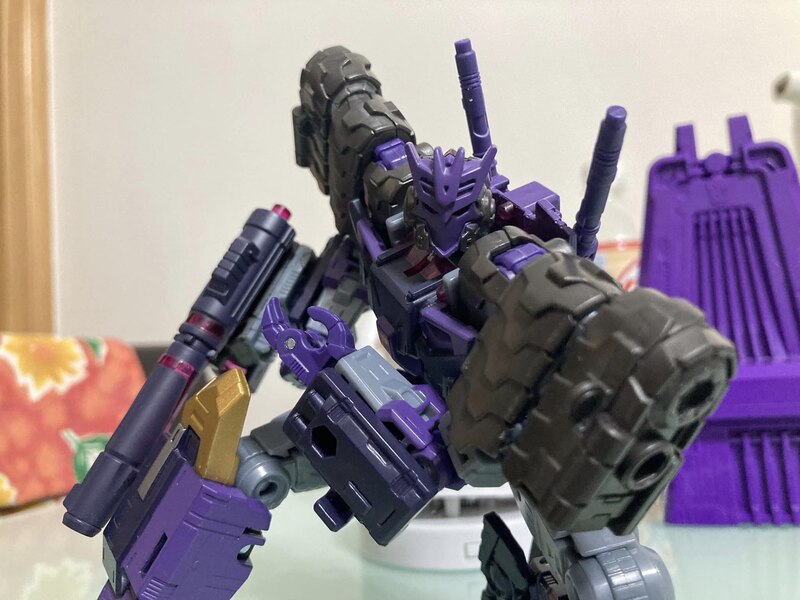  In Hand Image Of Transformers Legacy Evolution IDW Tarn Toy  (1 of 10)
